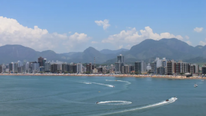 Para o órgão, considerando a especulação imobiliária local, bem como a legislação municipal, em breve novos prédios serão construídos nas áreas desocupadas e não haverá mais praia banhada pelo sol em Guarapari.