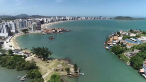 O órgão também deve atuar em conjunto com a prefeitura para a emissão das licenças ambientais, além de dispor sobre questões relativas à preservação do meio ambiente e à mitigação dos danos causados pelo sombreamento.